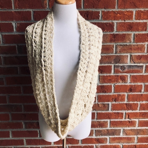 Handmade Infinity Scarf - Hand Knitted - One Size - Picture 2 of 8